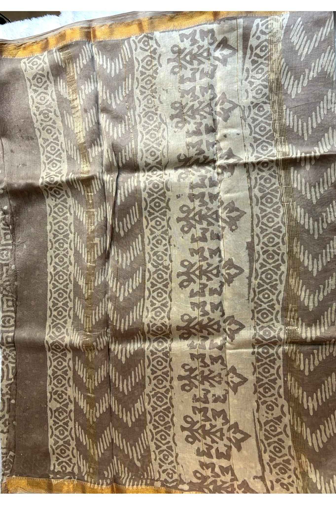 Gold Zariya Semi Tussar Saree